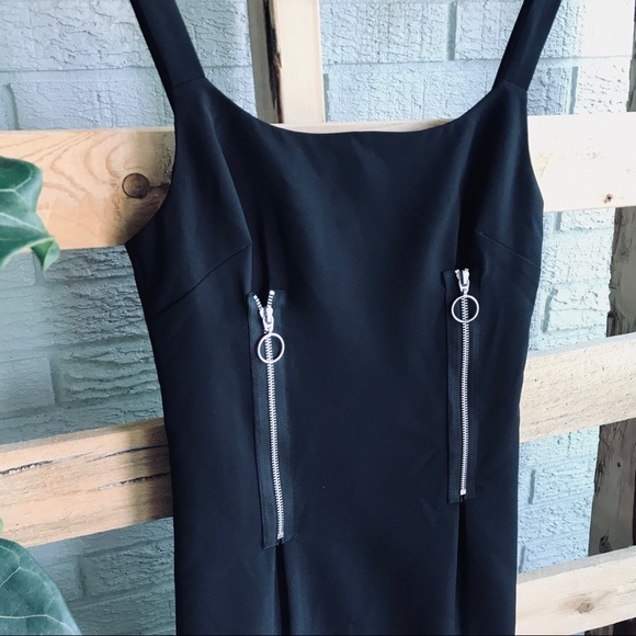 h:ours Black Front Zipper Mini Dress - Picture 2 of 5